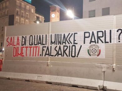 Nuovo blitz di CasaPound contro Sala: Striscioni appesi in città: dimettiti