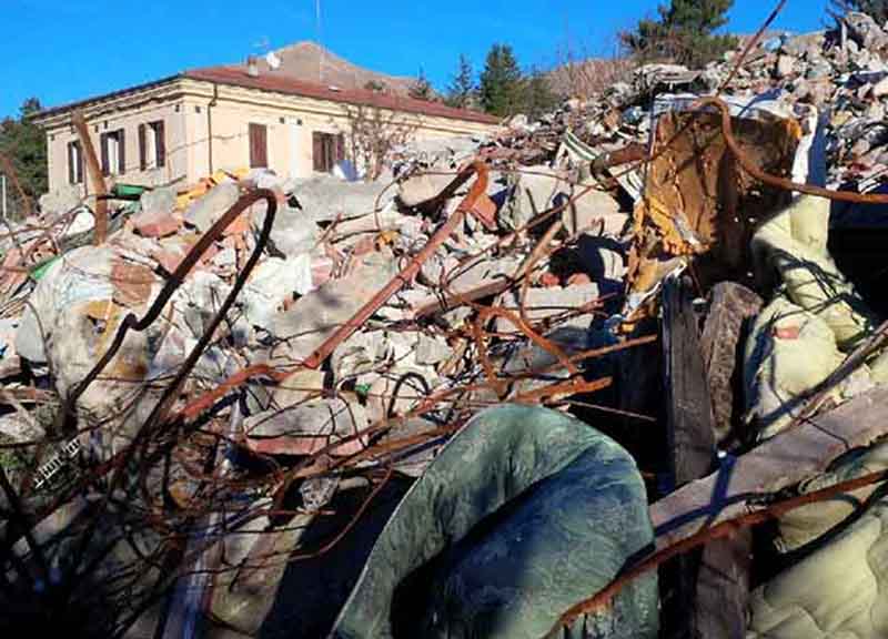 Terremoto, ad Amatrice e Accumuli macerie garantite sino a Natale. Esclusivo Terremoto, ad Amatrice e Accumuli macerie garantite sino a Natale. Esclusivo