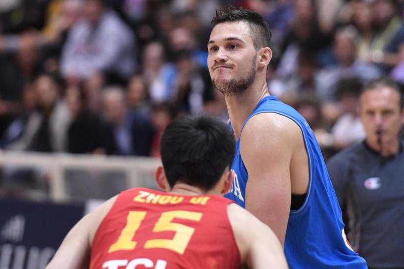 Gallinari: pugno all’avversario e frattura. Gallo, addio Europei di basket Gallinari: pugno all’avversario e frattura. Gallo, addio Europei di basket