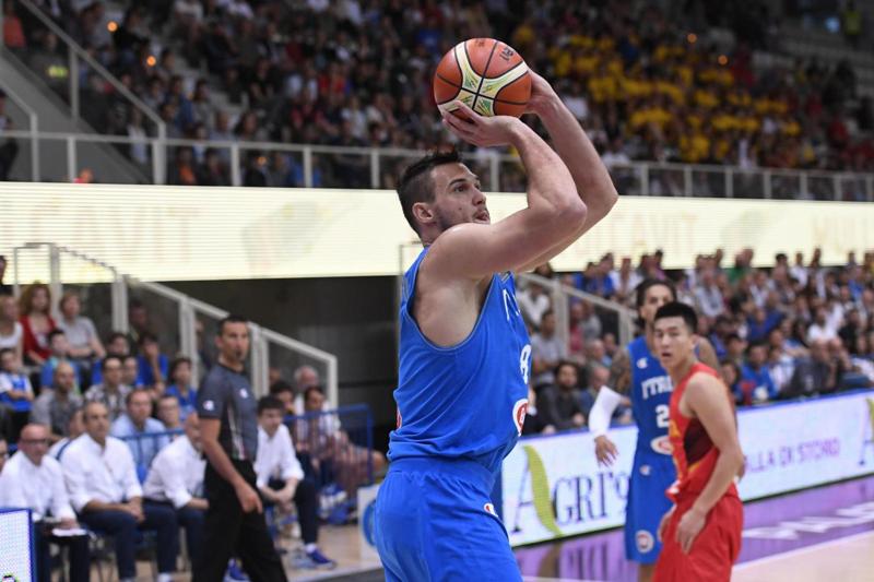 Gallinari: pugno all’avversario e frattura. Gallo, addio Europei di basket Gallinari: pugno all’avversario e frattura. Gallo, addio Europei di basket