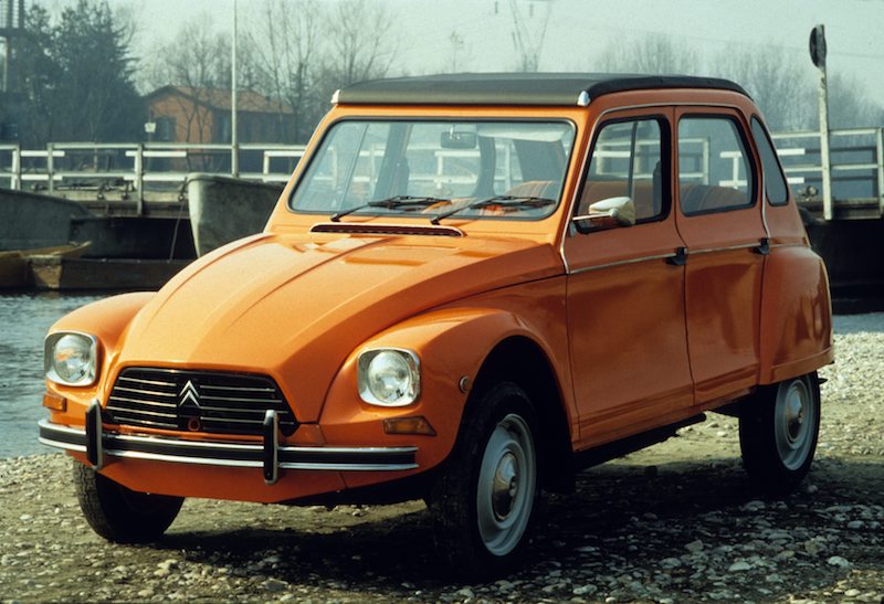 CITROËN DYANE: 50 anni e non sentirli CITROËN DYANE: 50 anni e non sentirli