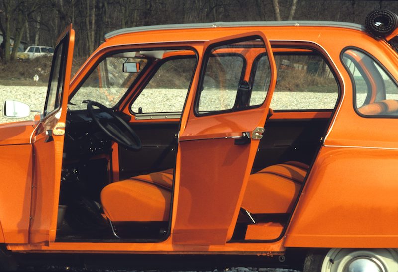 CITROËN DYANE: 50 anni e non sentirli CITROËN DYANE: 50 anni e non sentirli