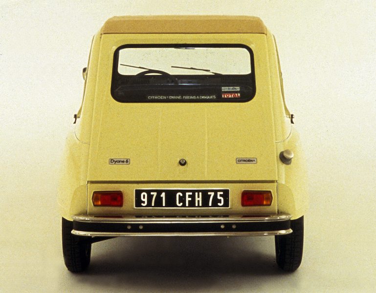 CITROËN DYANE: 50 anni e non sentirli CITROËN DYANE: 50 anni e non sentirli