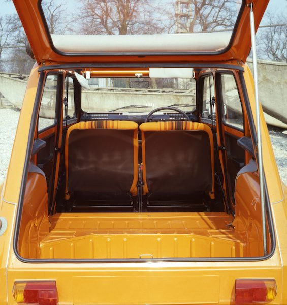 CITROËN DYANE: 50 anni e non sentirli CITROËN DYANE: 50 anni e non sentirli