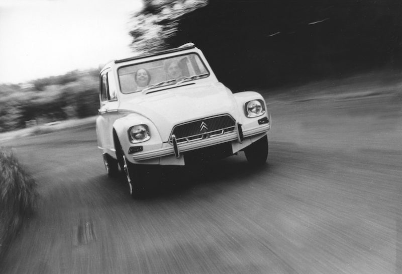 CITROËN DYANE: 50 anni e non sentirli CITROËN DYANE: 50 anni e non sentirli