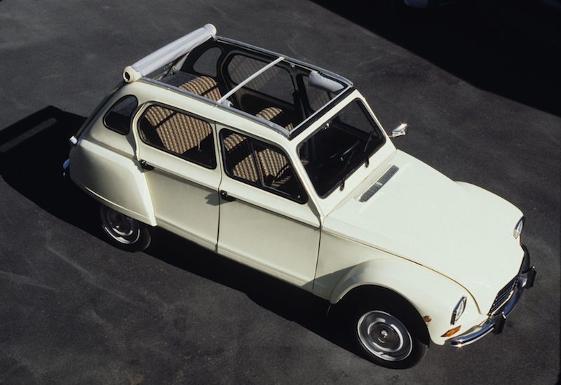 CITROËN DYANE: 50 anni e non sentirli CITROËN DYANE: 50 anni e non sentirli