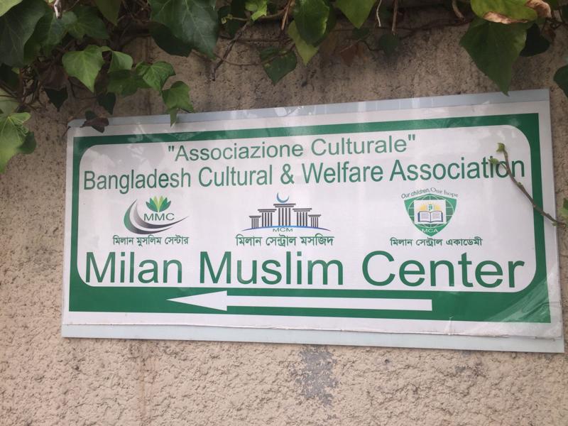 Milano, Salvini nella “moschea abusiva” di via Cavalcanti: Comune se ne frega Milano, Salvini nella “moschea abusiva” di via Cavalcanti: Comune se ne frega
