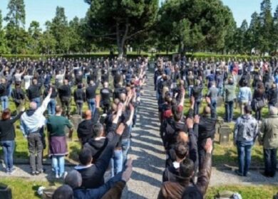 Saluti romani al Campo X, archiviazione: “Solo una commemorazione”
