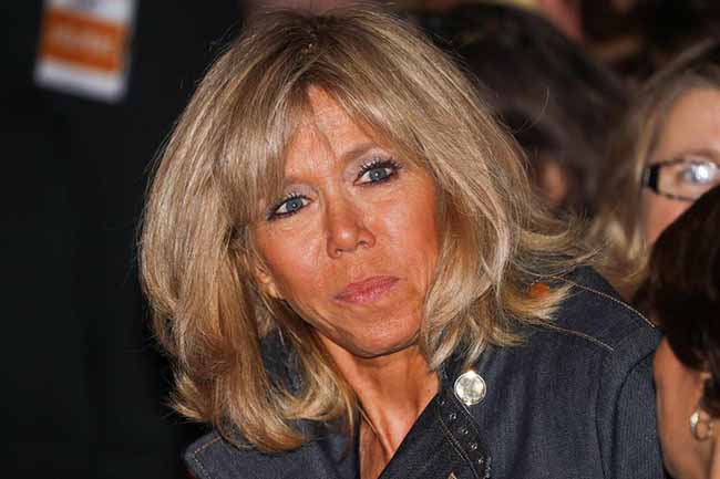 Brigitte mette nei guai Macron: petizione per toglierle stipendio e staff Brigitte mette nei guai Macron: petizione per toglierle stipendio e staff