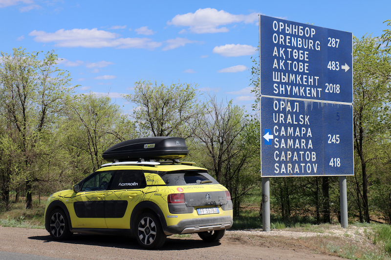 Citroën C4 Cactus: da Milano a Pechino. Impresa compiuta con successo! Citroën C4 Cactus: da Milano a Pechino. Impresa compiuta con successo!