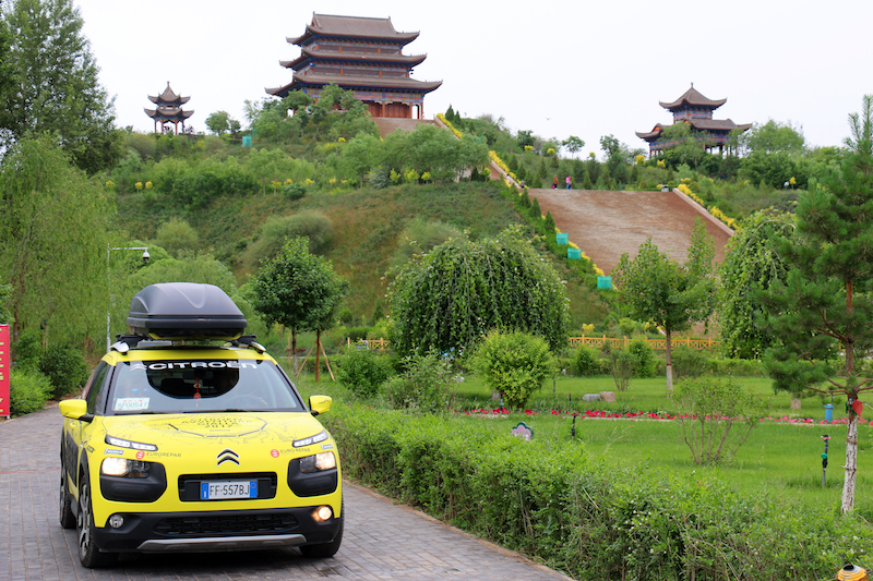 Citroën C4 Cactus: da Milano a Pechino. Impresa compiuta con successo! Citroën C4 Cactus: da Milano a Pechino. Impresa compiuta con successo!