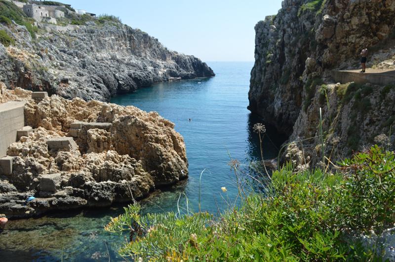 Salento sacro e profano: sulle spiagge la movida, a Leuca i pellegrinaggi Salento sacro e profano: sulle spiagge la movida, a Leuca i pellegrinaggi
