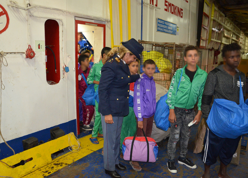 Migranti: querelle a sinistra su umano e inumano Migranti: querelle a sinistra su umano e inumano