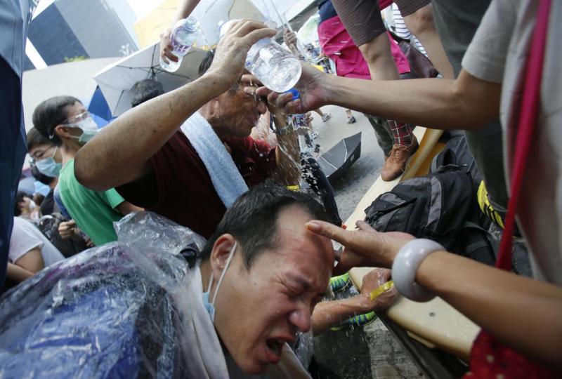 Hong Kong: arrestati i leader del Movimento degli ombrelli Hong Kong: arrestati i leader del Movimento degli ombrelli