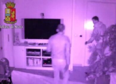 Sgominata la banda della Mercedes, specializzata in furti in appartamenti