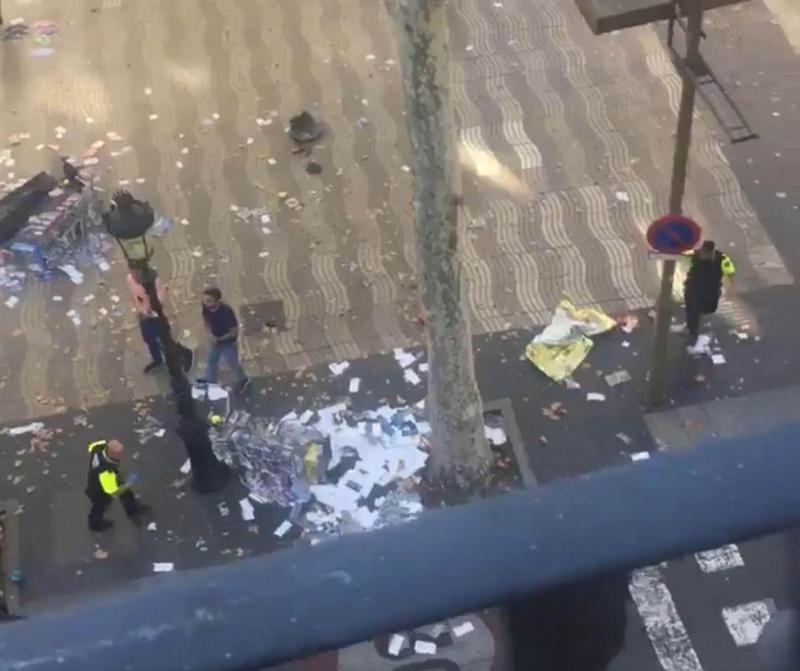 Barcellona, obiettivo Sagrada Familia. 3 in fuga. Isis: “Ora tocca all’Italia” Barcellona, obiettivo Sagrada Familia. 3 in fuga. Isis: “Ora tocca all’Italia”