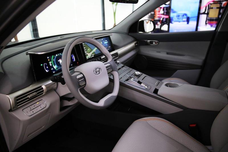 Hyundai: presentato il nuovo SUV Fuel Cell Hyundai: presentato il nuovo SUV Fuel Cell