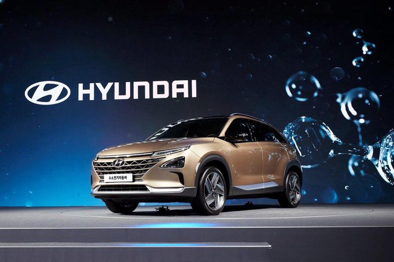 Hyundai: presentato il nuovo SUV Fuel Cell Hyundai: presentato il nuovo SUV Fuel Cell