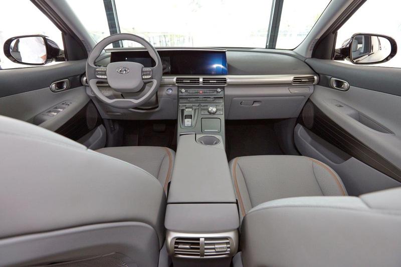 Hyundai: presentato il nuovo SUV Fuel Cell Hyundai: presentato il nuovo SUV Fuel Cell