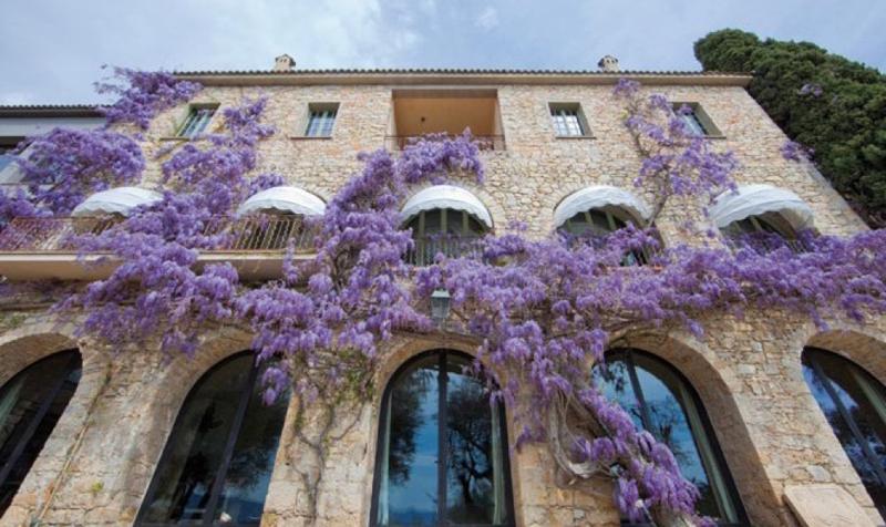 Finisce all’asta la villa dove morì Pablo Picasso Finisce all’asta la villa dove morì Pablo Picasso