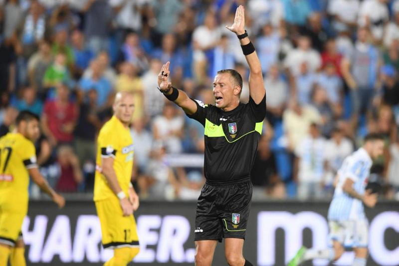 Nicchi (Arbitri) furioso: “C’è chi si fa la moviola sulla VAR, fuori di testa” Nicchi (Arbitri) furioso: “C’è chi si fa la moviola sulla VAR, fuori di testa”