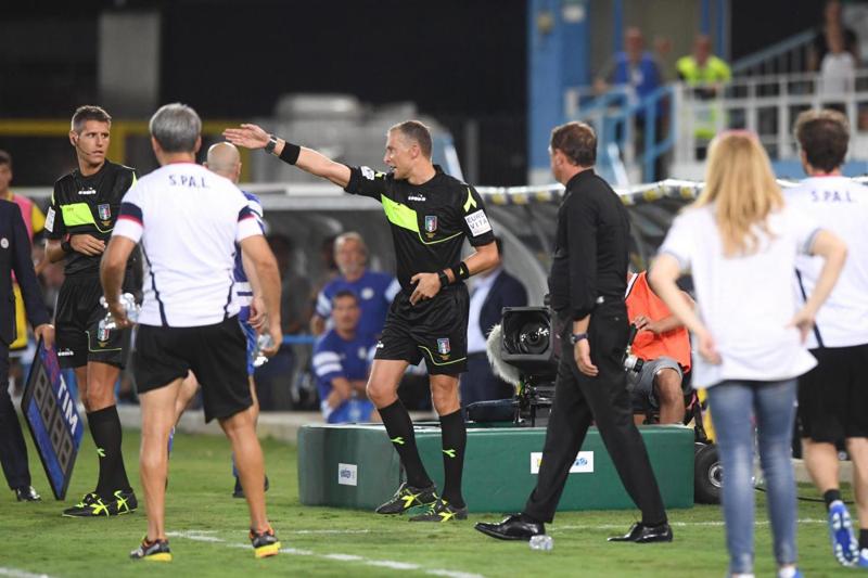 Nicchi (Arbitri) furioso: “C’è chi si fa la moviola sulla VAR, fuori di testa” Nicchi (Arbitri) furioso: “C’è chi si fa la moviola sulla VAR, fuori di testa”