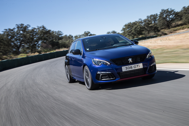 Nuova Peugeot 308 GTi: il Leone ruggisce ancora Nuova Peugeot 308 GTi: il Leone ruggisce ancora
