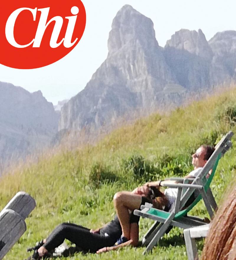 Ambra e Allegri, che passione. Fuga d’amore e baci ad alta quota. FOTO Ambra e Allegri, che passione. Fuga d’amore e baci ad alta quota. FOTO