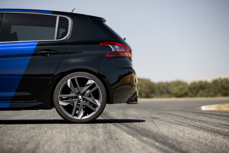 Nuova Peugeot 308 GTi: il Leone ruggisce ancora Nuova Peugeot 308 GTi: il Leone ruggisce ancora