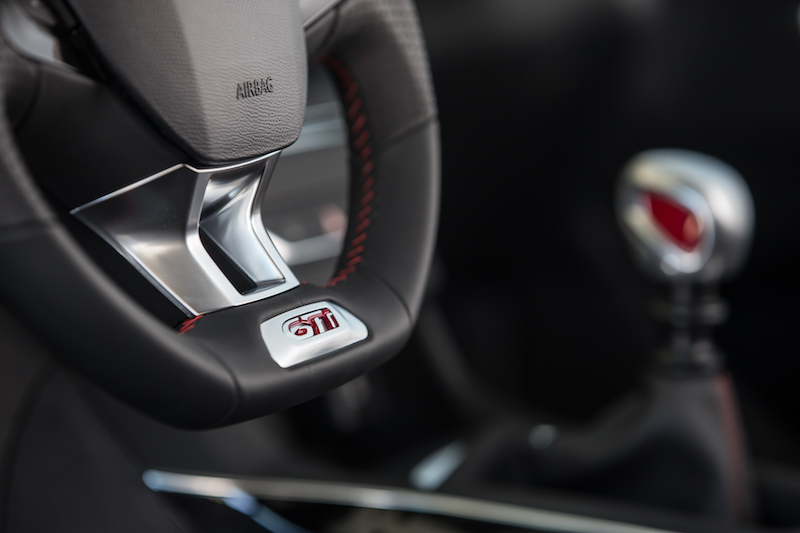 Nuova Peugeot 308 GTi: il Leone ruggisce ancora Nuova Peugeot 308 GTi: il Leone ruggisce ancora