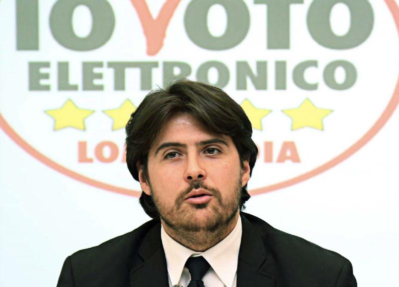 Gp Monza, Buffagni (M5S): “Omaggi a spese dei lombardi, 6 biglietti a consigliere” Gp Monza, Buffagni (M5S): “Omaggi a spese dei lombardi, 6 biglietti a consigliere”