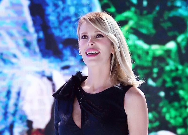 Alessia Marcuzzi, “Non sono anoressica”. La foto della polemica