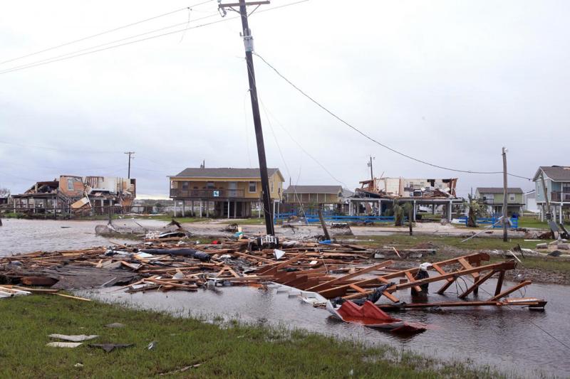 Harvey, almeno 18 vittime e 42 miliardi di danni. Trump: “Disastro epocale” Harvey, almeno 18 vittime e 42 miliardi di danni. Trump: “Disastro epocale”