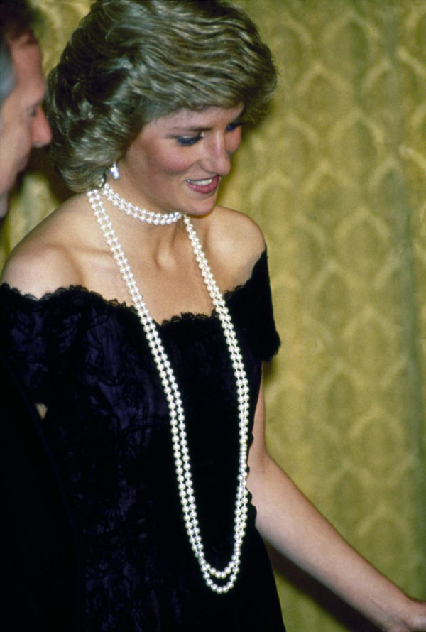 Lady Diana, le ultime parole: Dio, cos’è successo? Lo speciale LADY DIANA Lady Diana, le ultime parole: Dio, cos’è successo? Lo speciale LADY DIANA