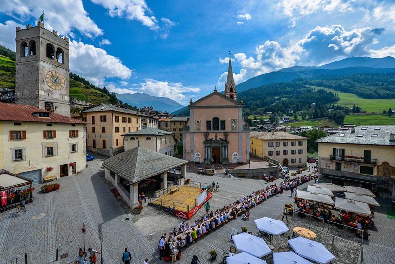 Domenica a Bormio la pizzoccherata più lunga d’Italia Domenica a Bormio la pizzoccherata più lunga d’Italia