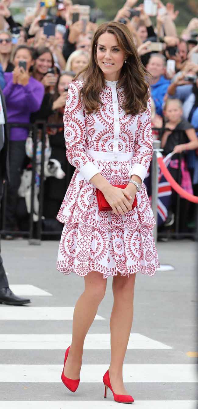 Kate Middleton e William, terzo bebè in arrivo. Gravidanza difficile perché… Kate Middleton e William, terzo bebè in arrivo. Gravidanza difficile perché…