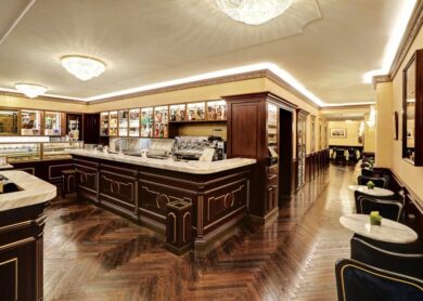 Pasticceria Cova festeggia i 200 anni e apre a Montecarlo