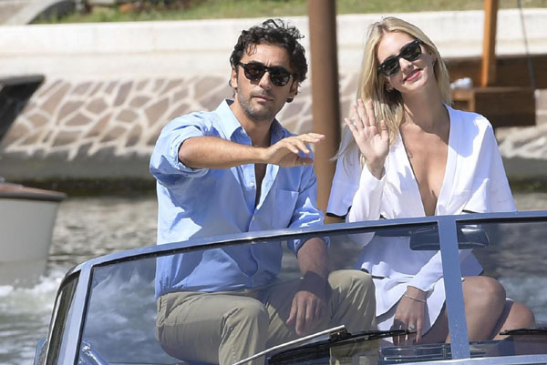 Chiara Ferragni e Fedez aspettano un bimbo. Rivelazione dopo il pancino. FOTO Chiara Ferragni e Fedez aspettano un bimbo. Rivelazione dopo il pancino. FOTO