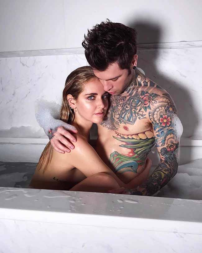 Chiara Ferragni e Fedez aspettano un bimbo. Rivelazione dopo il pancino. FOTO Chiara Ferragni e Fedez aspettano un bimbo. Rivelazione dopo il pancino. FOTO