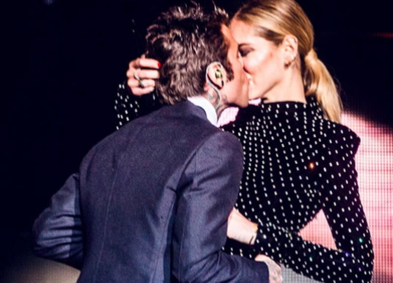 Chiara Ferragni e Fedez aspettano un bimbo. Rivelazione dopo il pancino. FOTO Chiara Ferragni e Fedez aspettano un bimbo. Rivelazione dopo il pancino. FOTO