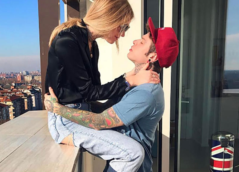 Chiara Ferragni e Fedez aspettano un bimbo. Rivelazione dopo il pancino. FOTO Chiara Ferragni e Fedez aspettano un bimbo. Rivelazione dopo il pancino. FOTO