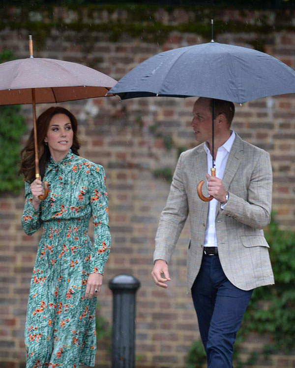 Kate Middleton veste Prada. FOTO Kate Middleton veste Prada. FOTO