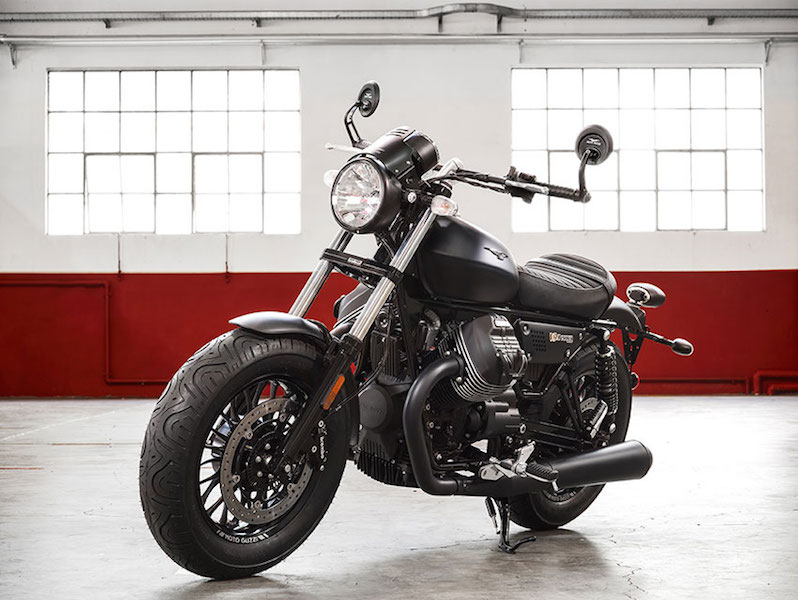 Alla Moto Guzzi si scaldano i motori, attesi miglia di appasionati Alla Moto Guzzi si scaldano i motori, attesi miglia di appasionati