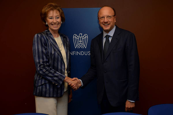 Confindustria e UBI Banca insieme per la trasformazione digitale delle imprese Confindustria e UBI Banca insieme per la trasformazione digitale delle imprese