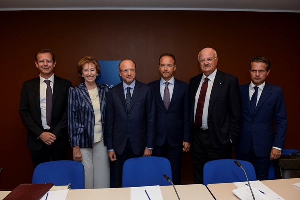 Confindustria e UBI Banca insieme per la trasformazione digitale delle imprese Confindustria e UBI Banca insieme per la trasformazione digitale delle imprese