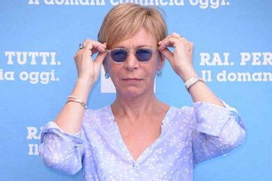 Rai, la Gabanelli spiazza l’azienda e si autosospende