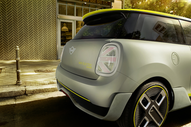 Francoforte 2017 Mini presenta uno studio di design completamente elettrico. Francoforte 2017 Mini presenta uno studio di design completamente elettrico.