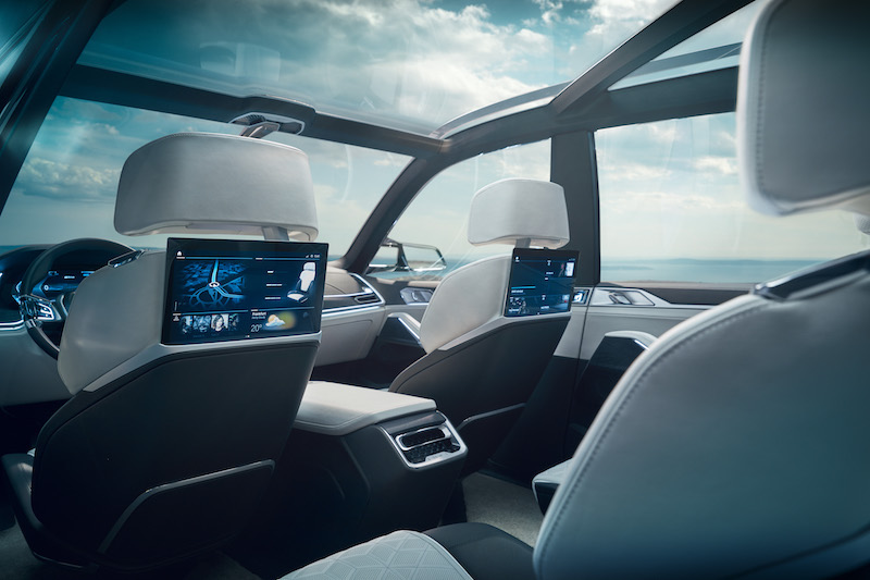 Francoforte 2017: BMW Concept X7 iPerformance: la nuova frontiera dei Suv