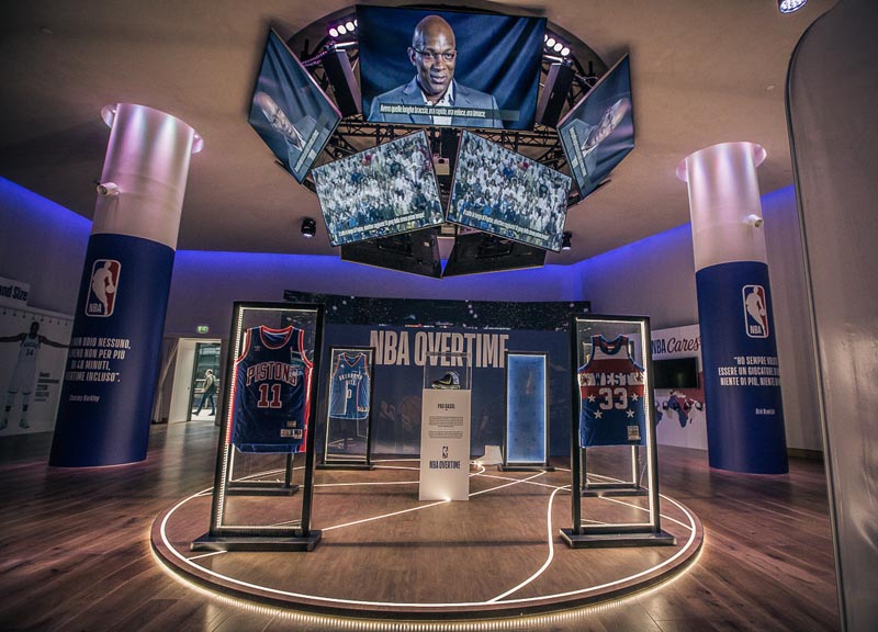 Galleria foto 'Samsung: a Milano la nuova mostra dedicata all’Nba. Con tanti campioni ospiti' - foto 1
