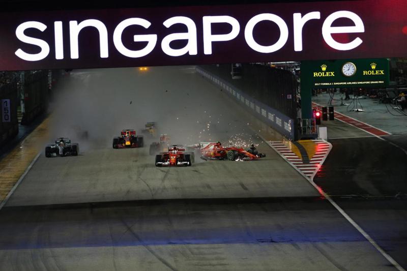 F1 disastro Ferrari a Singapore. Verstappen: “Io incolpevole, Vettel doveva..” F1 disastro Ferrari a Singapore. Verstappen: “Io incolpevole, Vettel doveva..”